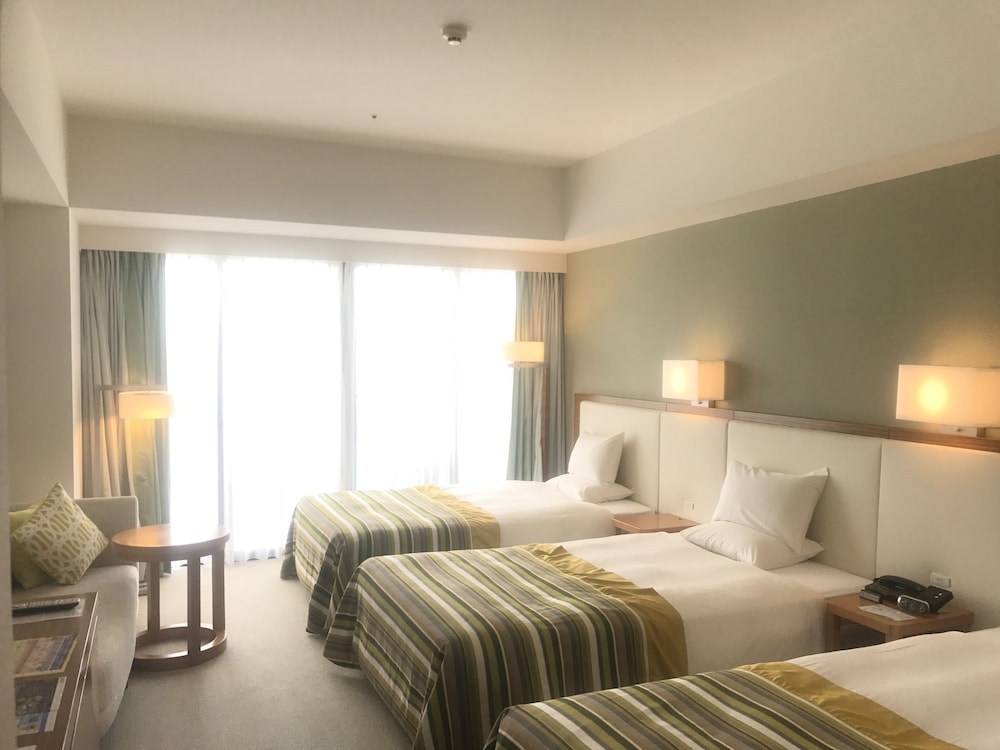 Southern Beach Hotel and Resort Okinawa 24/74