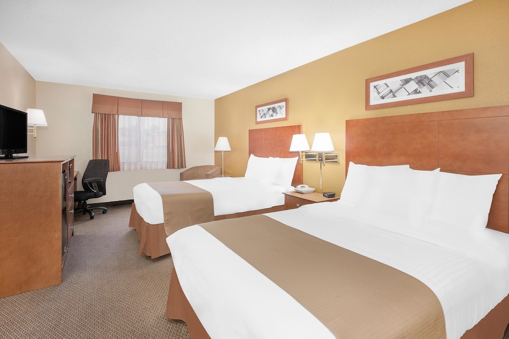 Baymont By Wyndham Port Huron 6/26