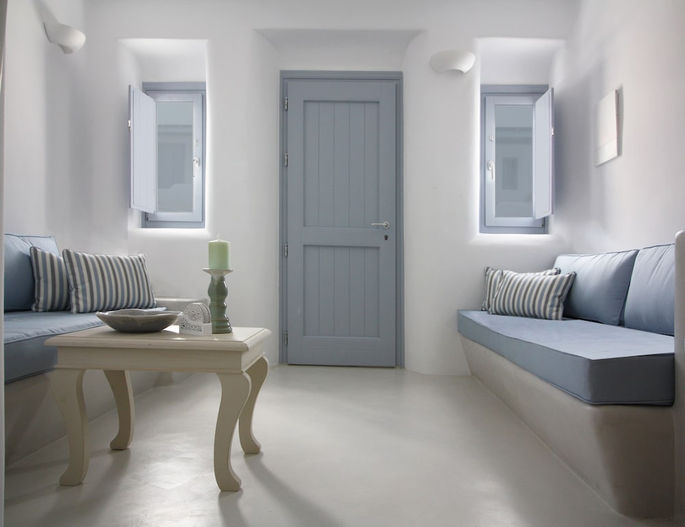 Superior, Villa, Queen Bed, Two Story, 2 Sofa, Hot Tub، Palmariva Villas 2/4