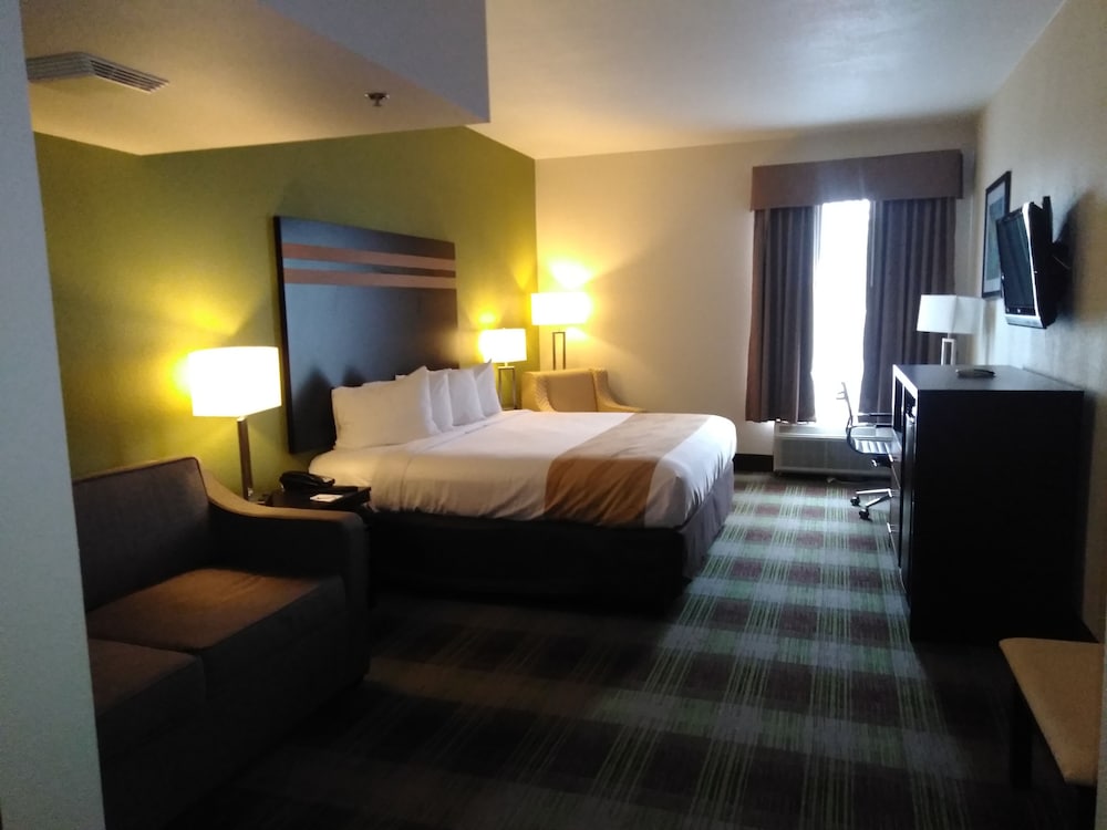 Quality Inn & Suites Mount Vernon 7/17
