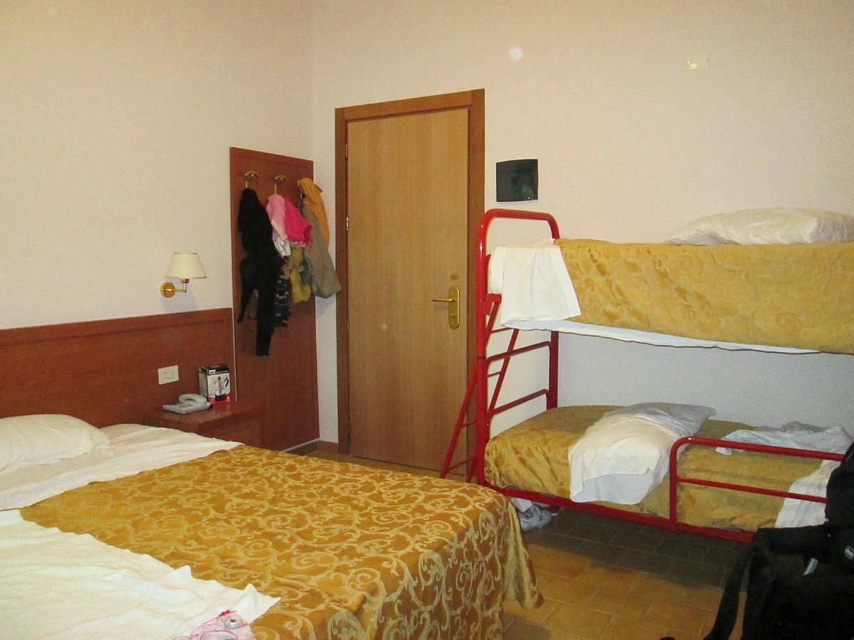 ROOM, TRIPLE, BALCONY