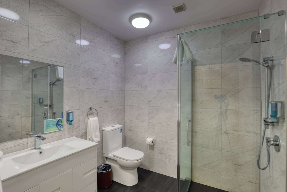 Ramada by Wyndham Hamilton City Center 48/50