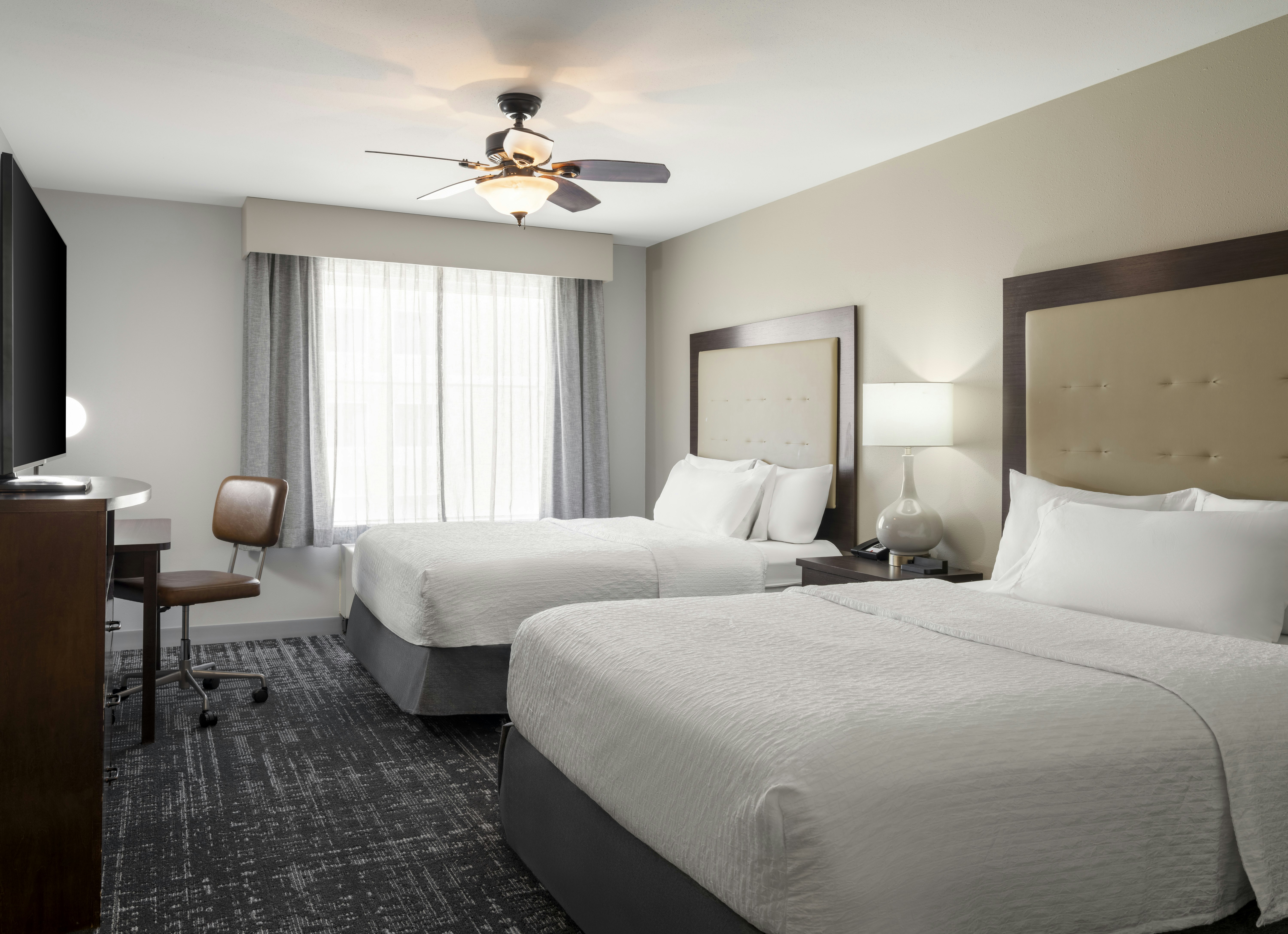 Suite, 2 Queen Beds, Accessible
