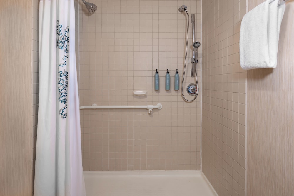 Studio, Queen Bed, Sofa, Residence Inn By Marriott St Louis Downtown 4/5