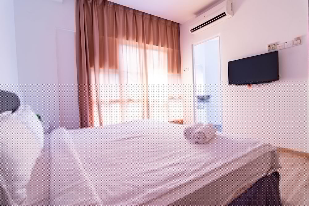 Hotel Zamburger Plaza Mahkota 11/67