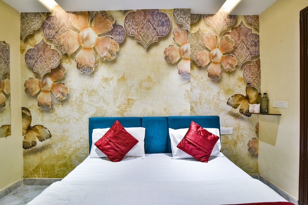 HOTEL SINGH INTERNATIONAL 12/21