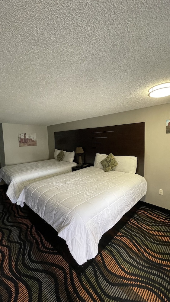 Country Town N Suites 7/65