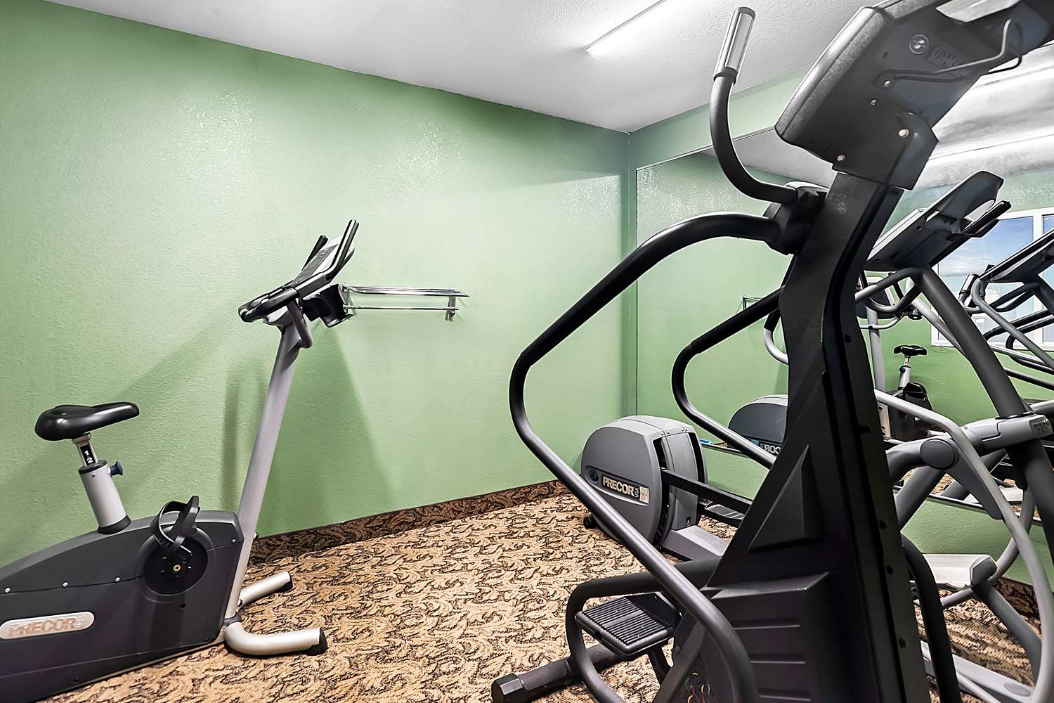 Surestay Plus Hotel By Best Western Bettendorf 4/8