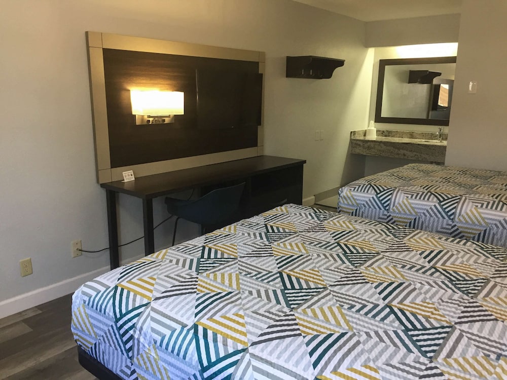 Motel6 Burnsville, MN 31/46