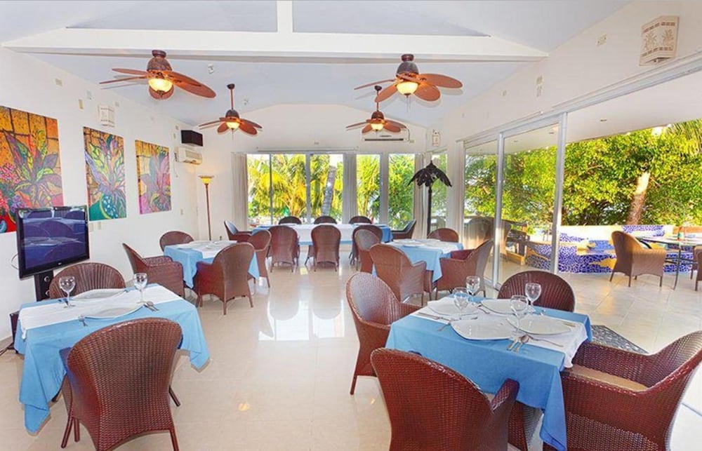 Hotel Cocoplum Beach 57/73
