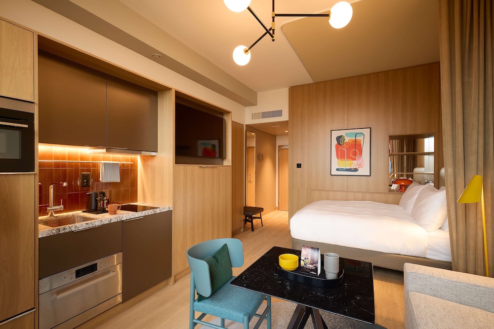 Adina Apartment Hotel Geneva 70/71