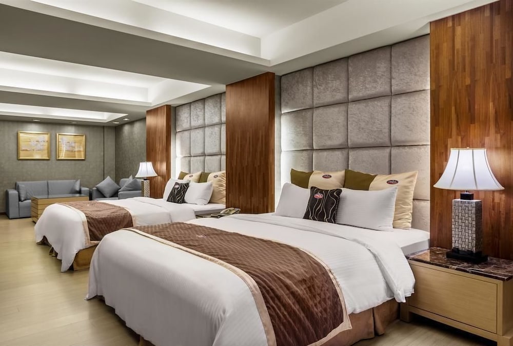 Chuang-tang Spring Spa Hotel 12/50