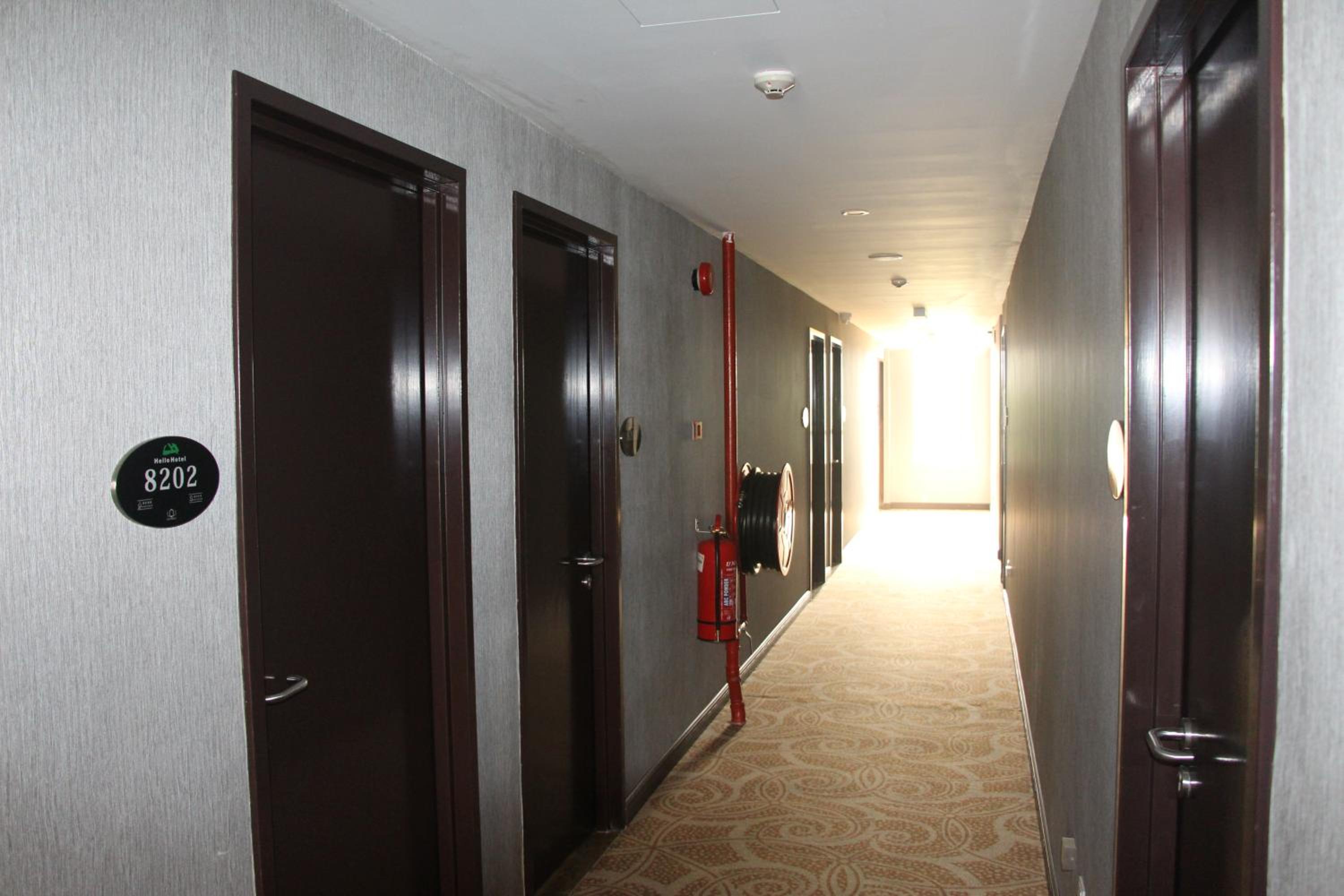 Fan Holiday Hotel 24/50