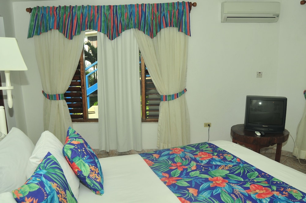 Negril Tree House Resort 53/69