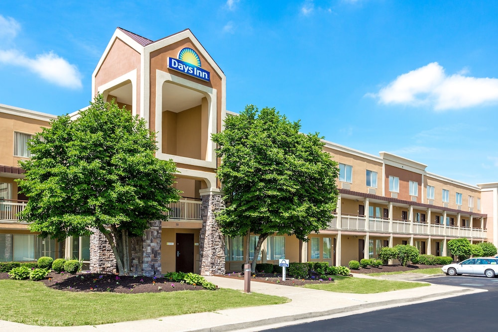 Days Inn by Wyndham Florence Cincinnati Area 1/17