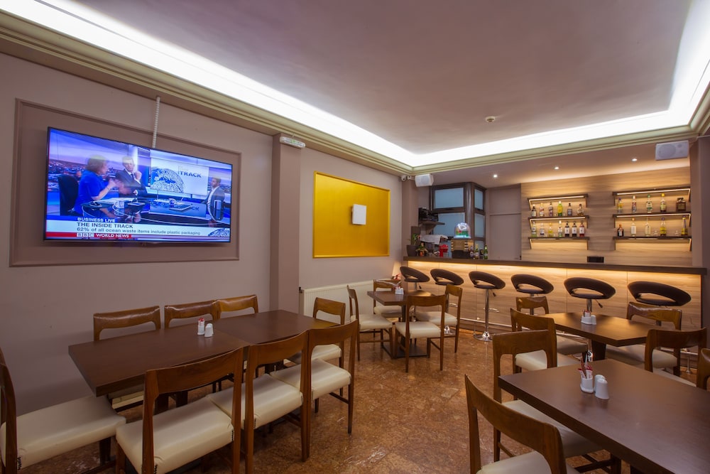 Marina Athens Hotel 57/58