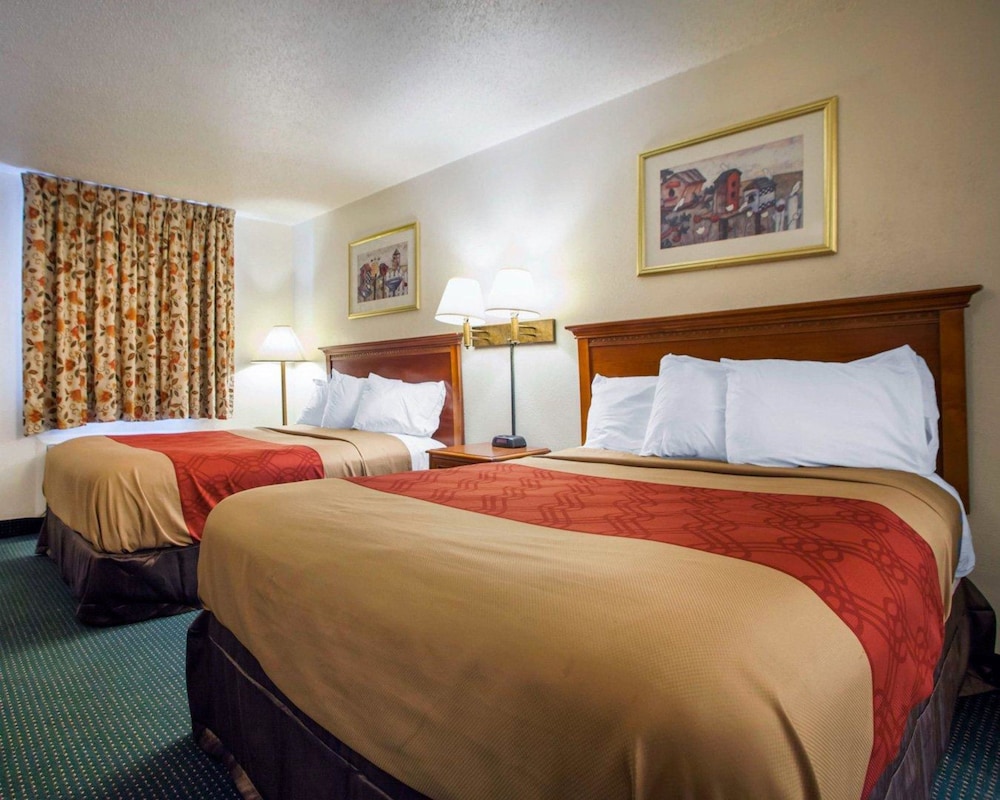 Econo Lodge Somers Point 11/23