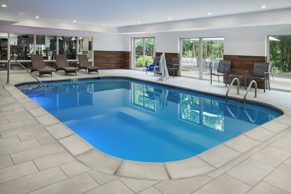 Fairfield Inn Suites By Marriott Detroit Farmington Hills 23/49