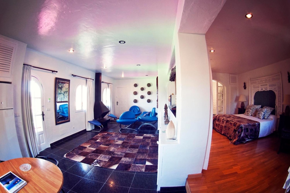 Pikes Ibiza - Adults Only 30/50