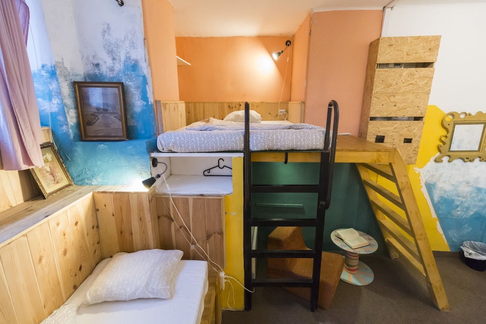 Baroque Hostel Budapest 73/76