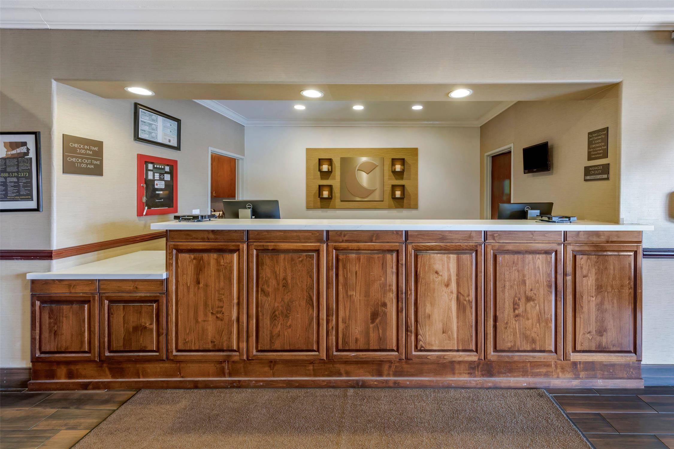 Comfort Suites Near Six Flags Magic Mountain 3/30