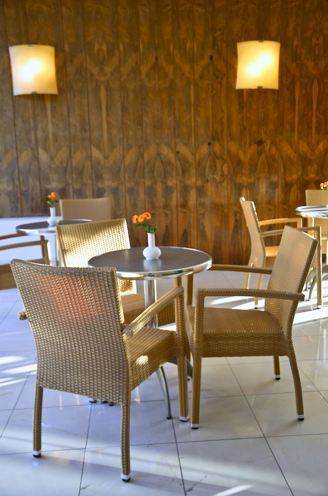 Athena Hotel 33/44