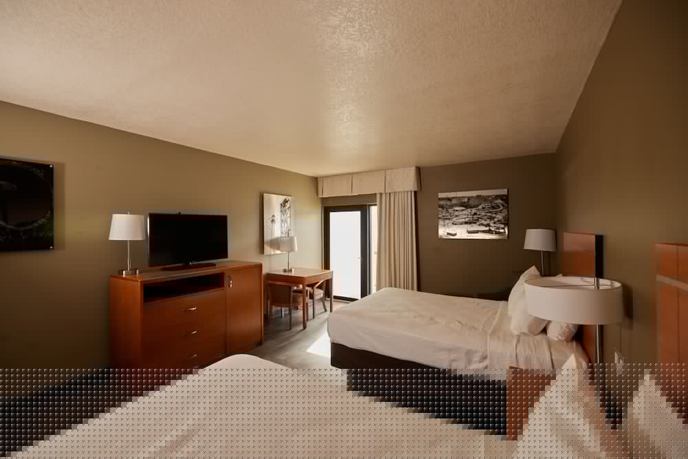 Adventureland Inn 12/27