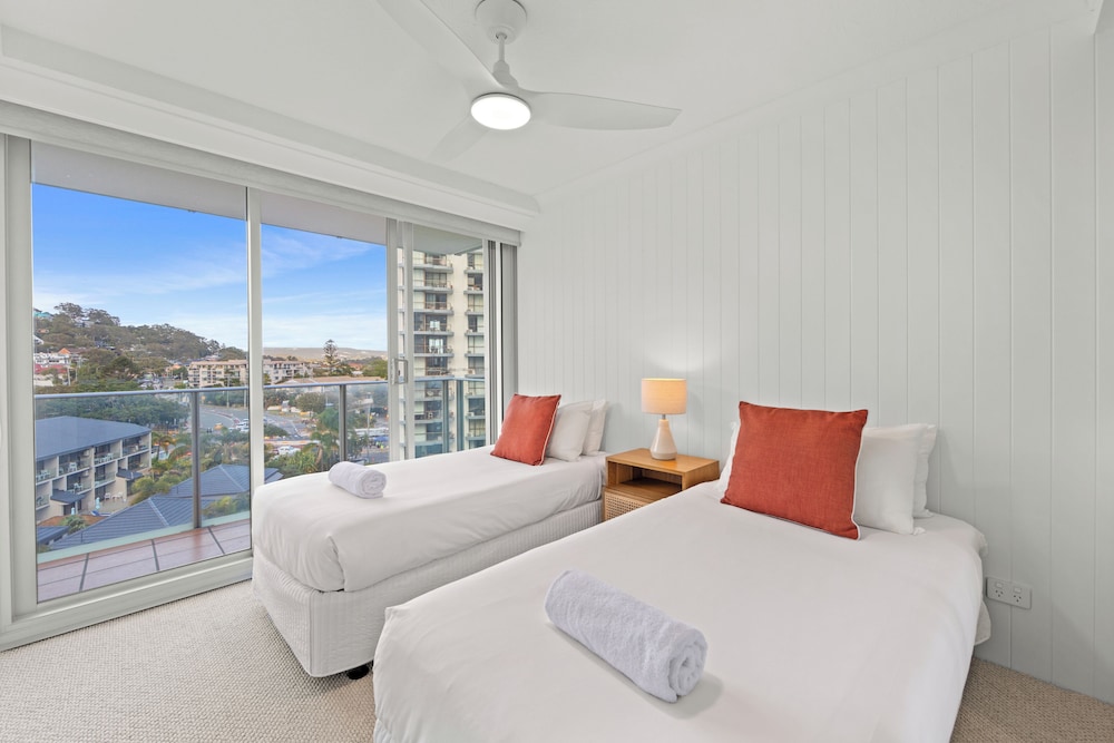 2 BEDROOMS, DELUXE, APARTMENT