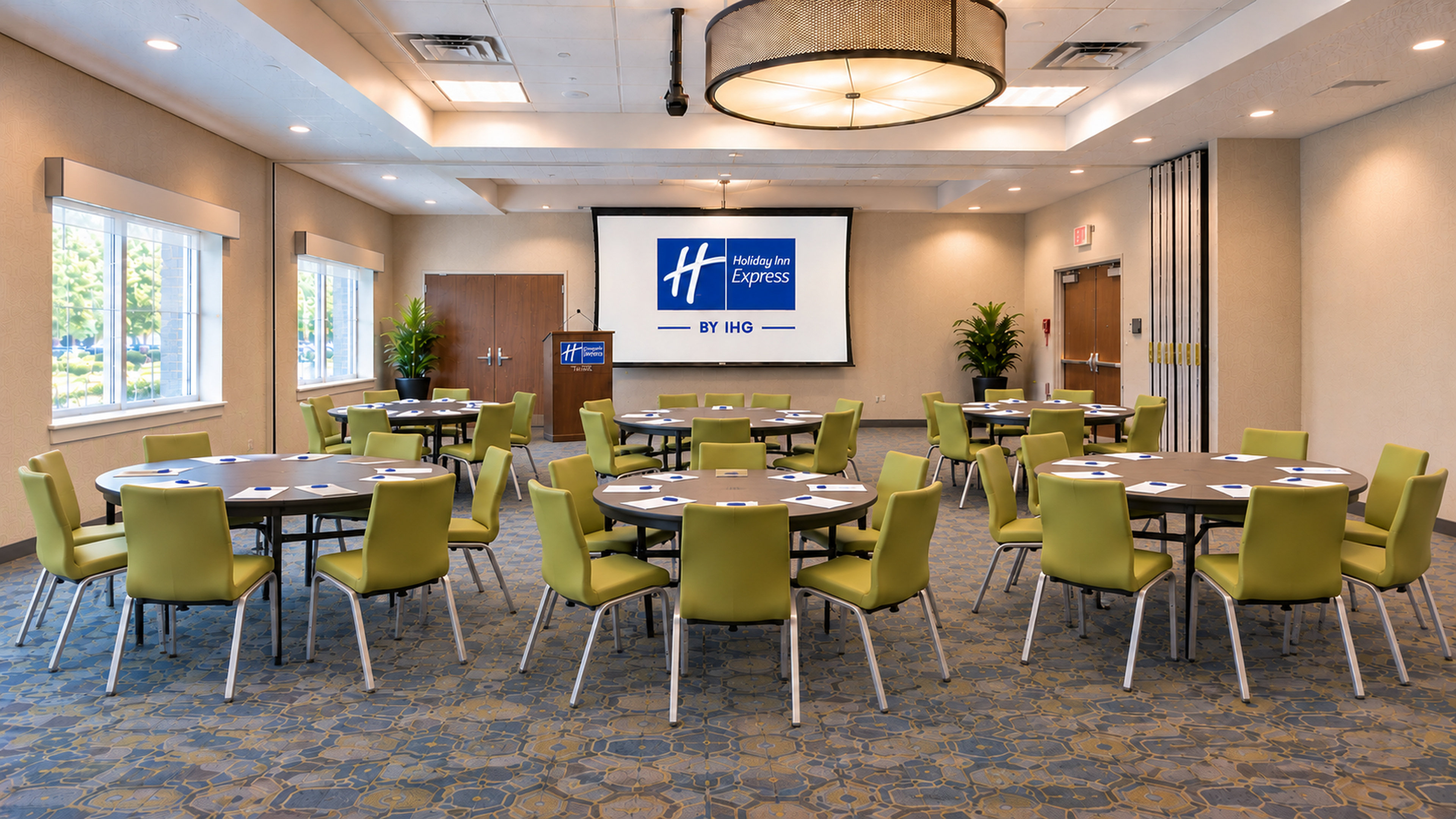Holiday Inn Express Suites Boise Airport 68/80
