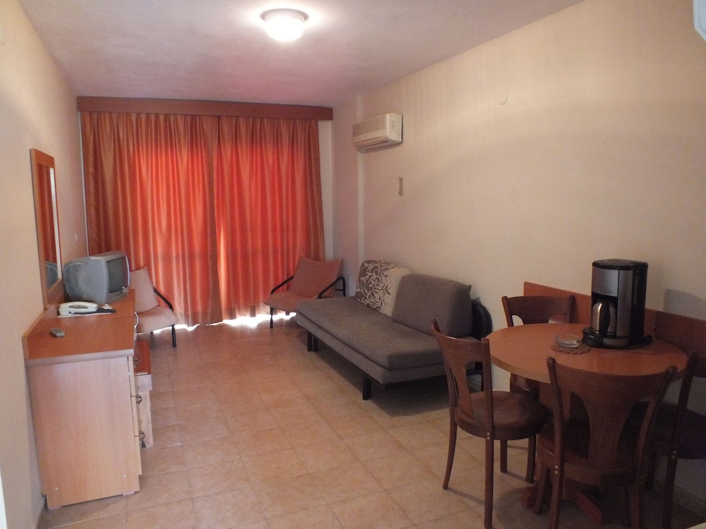 Tuntas Family Suites Kusadasi 16/41