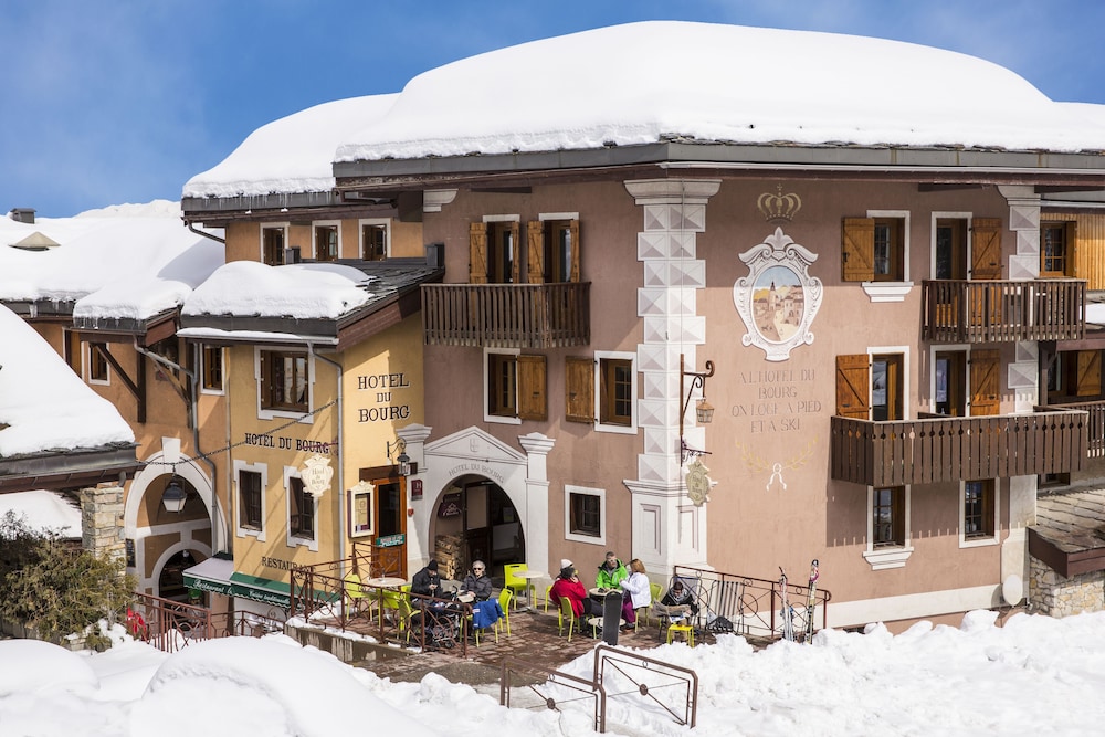 Hotel du Bourg 3/50