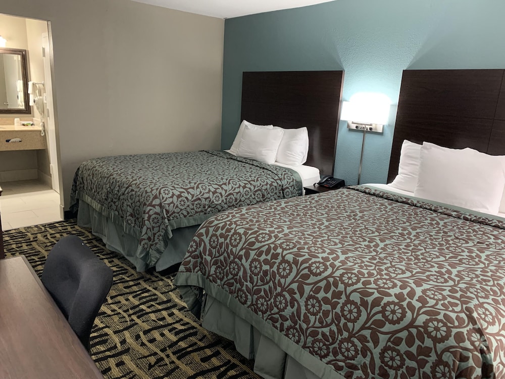 Days Inn & Suites By Wyndham Collierville Germantown Area 6/25
