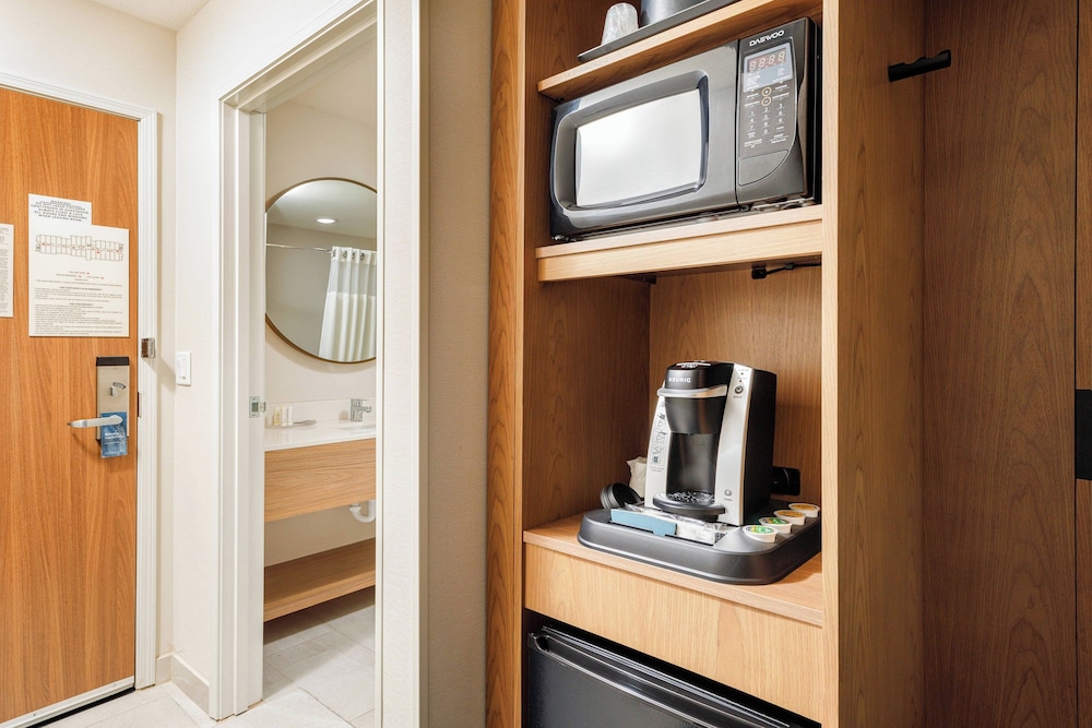 Fairfield Inn Suites Salina 40/40