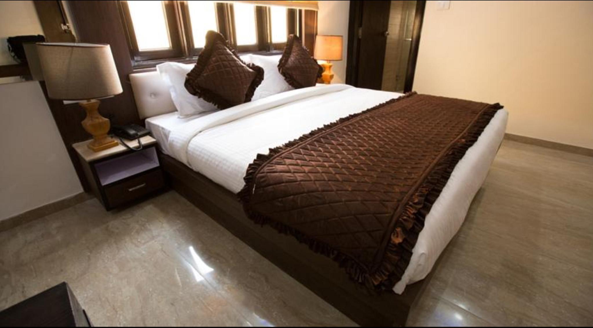 Oyo Rooms Bani Park Bhrigu Marg