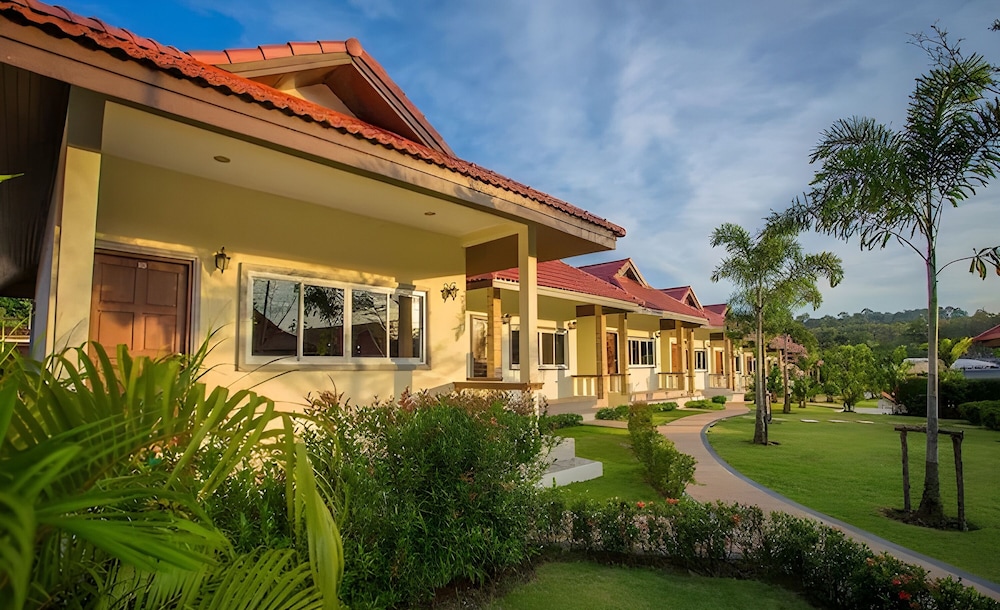 Phuket Airport Villa 6/80
