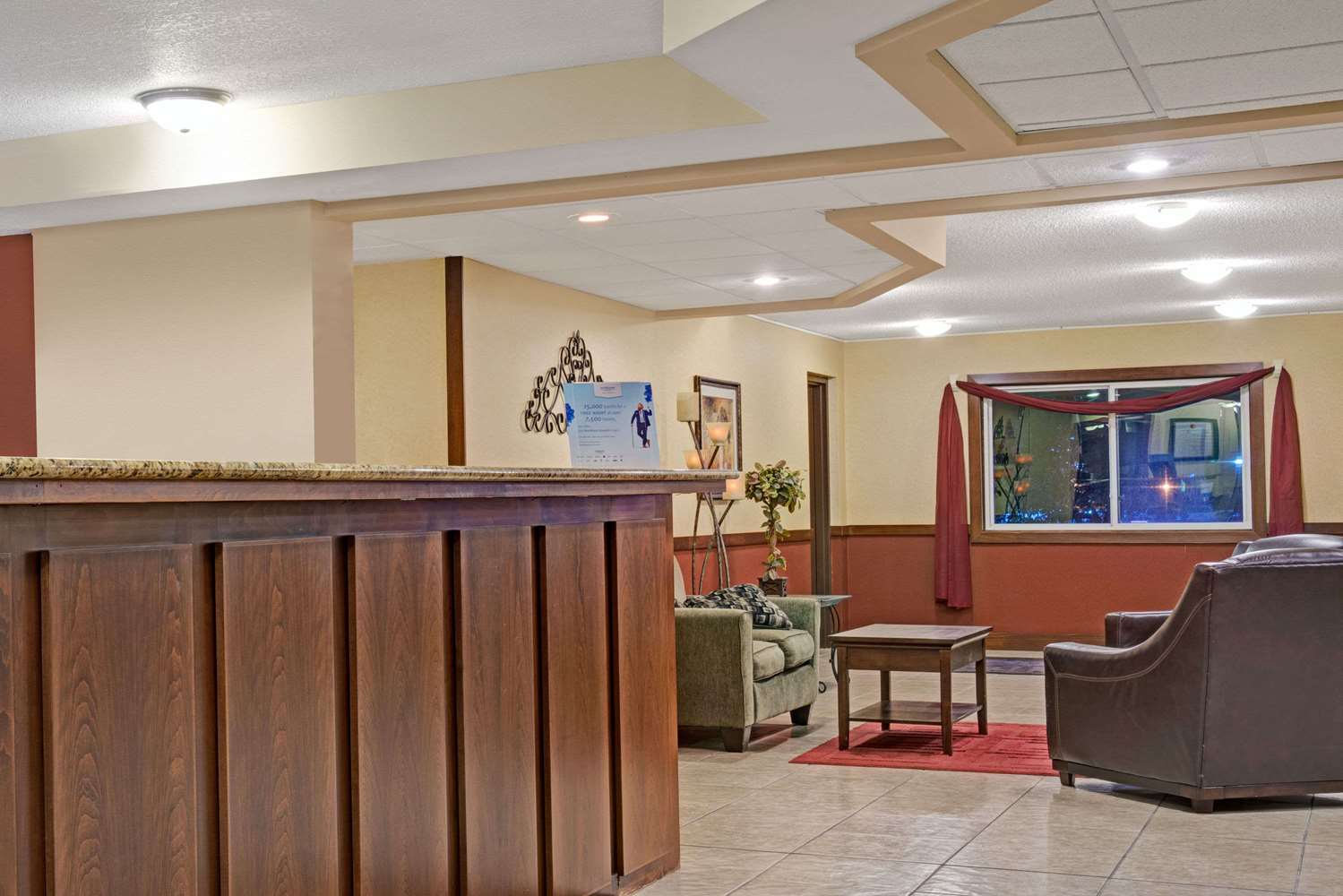 Super 8 By Wyndham Monticello 5/22