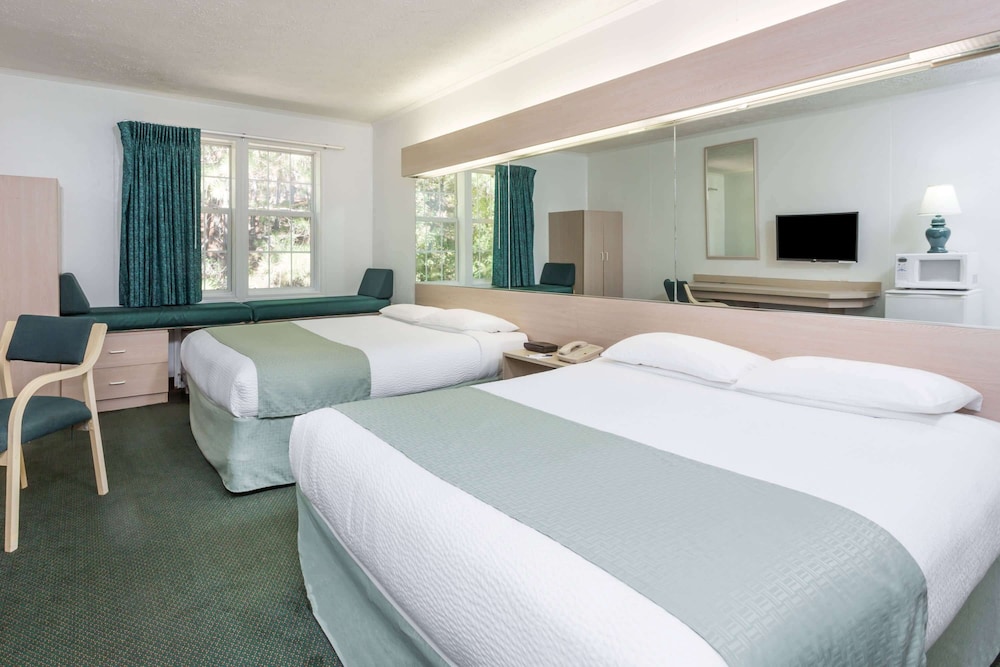 Microtel Inn & Suites by Wyndham Athens 21/45