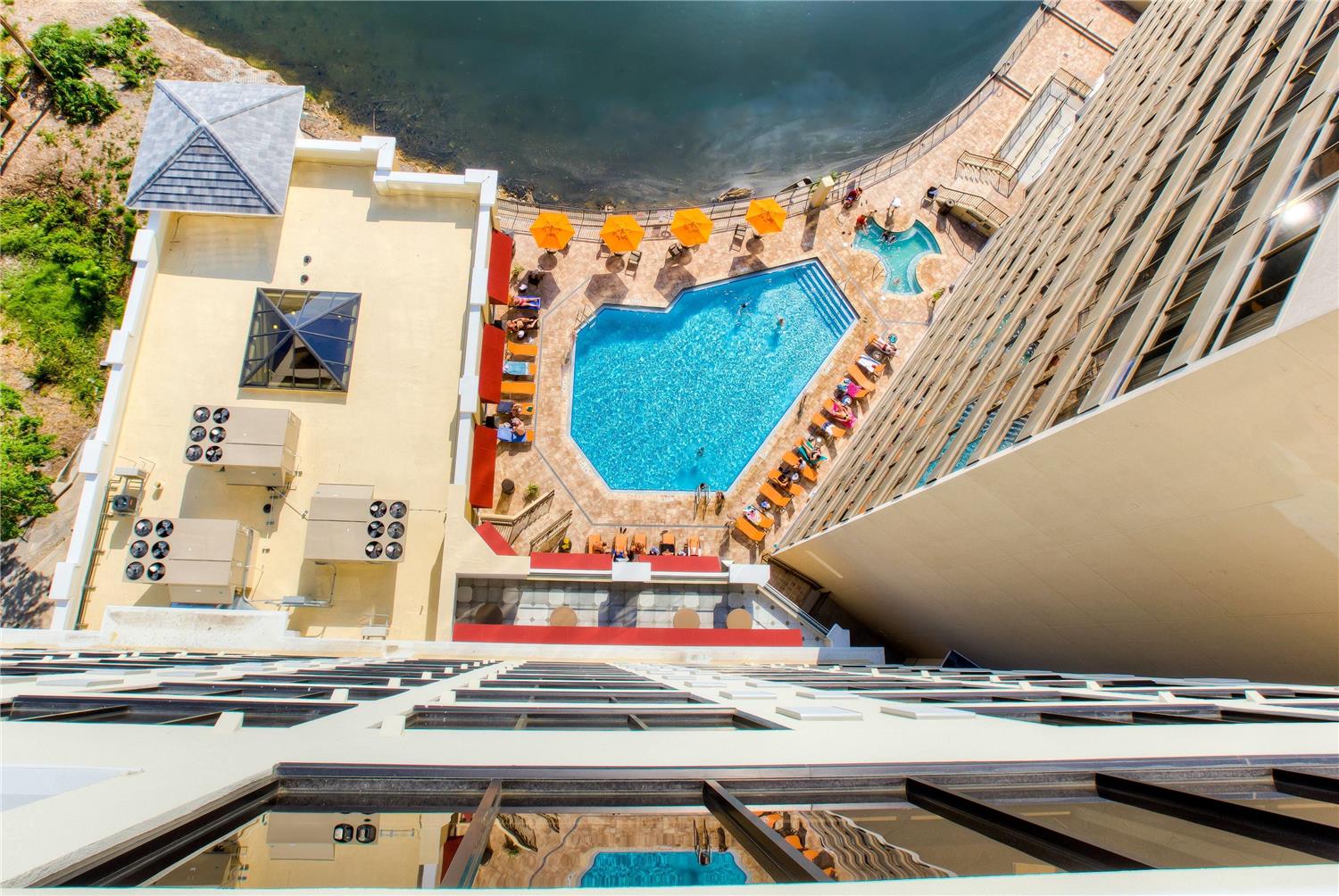 Ramada Plaza by Wyndham Orlando Resort & Suites Intl Drive 18/22