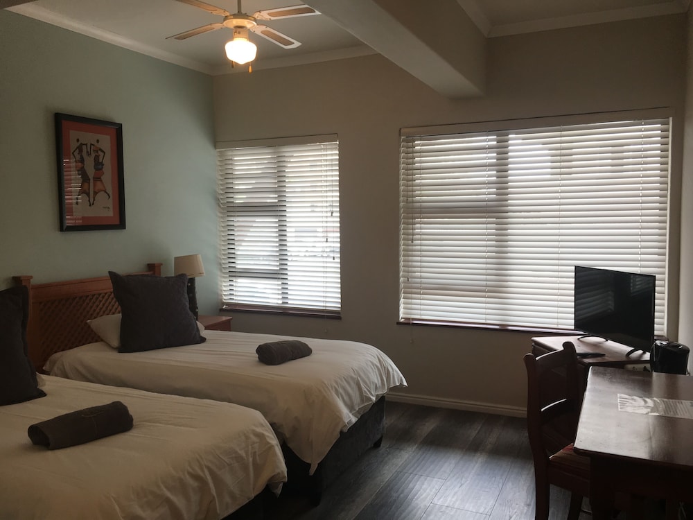 Spring Tide Inn 12/50