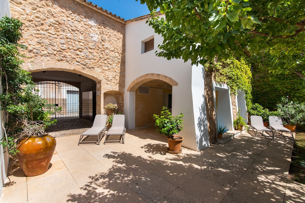 Hotel Can Moragues 46/50