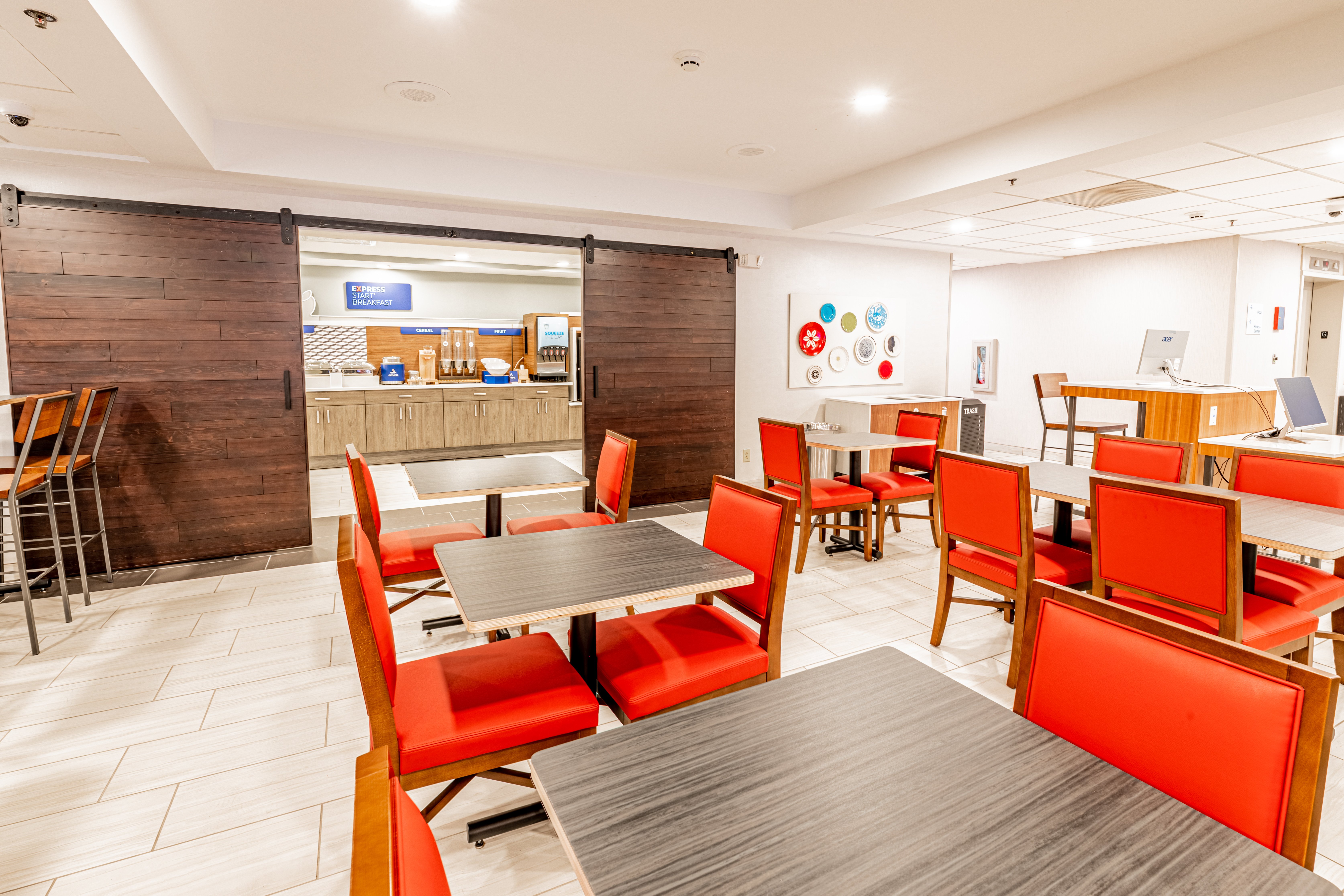 Holiday Inn Express Indianapolis South 48/54