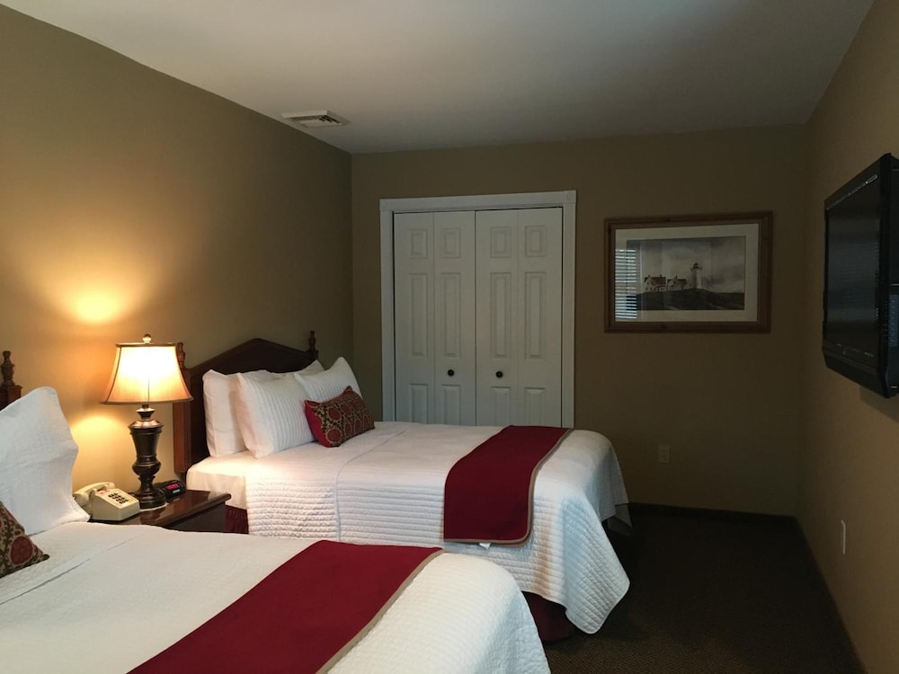 Whitman Motor Lodge 19/53