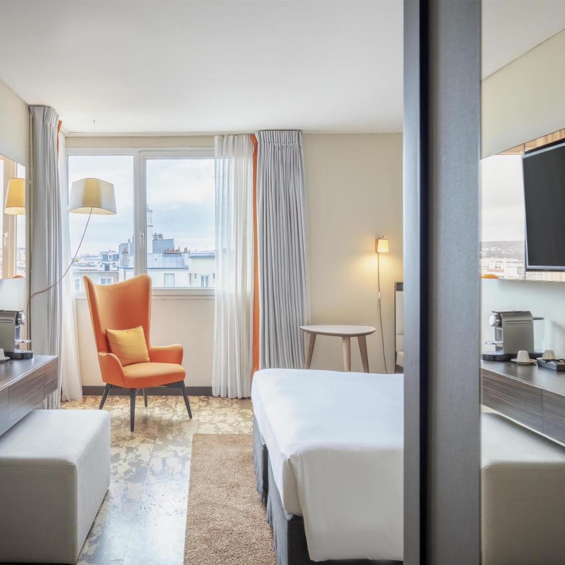 1 BEDROOM, SUITE, KING BED