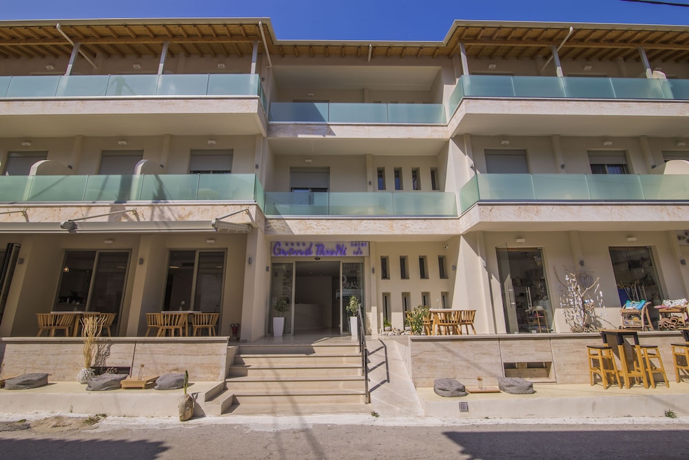 Grand Theoni Hotel Suites And Spa 2/71