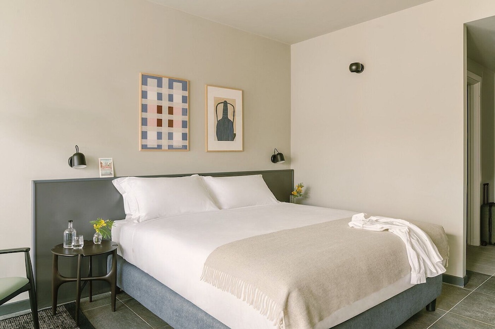 Room, King Bed, Balcony