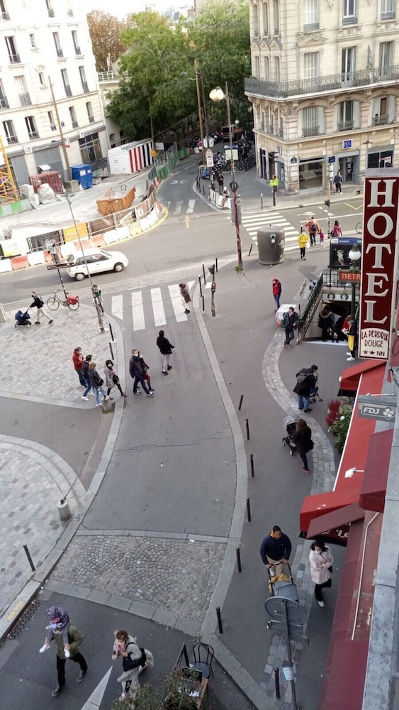 HOTEL DE LA PERDRIX ROUGE 58/71