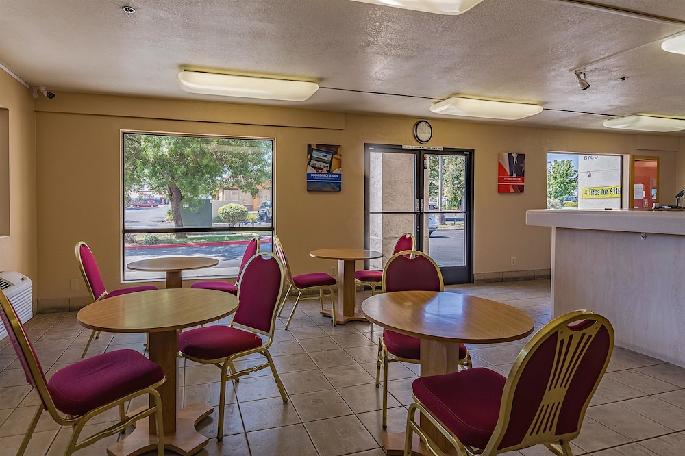 Motel6 Fresno, CA - Yosemite Hwy 27/38