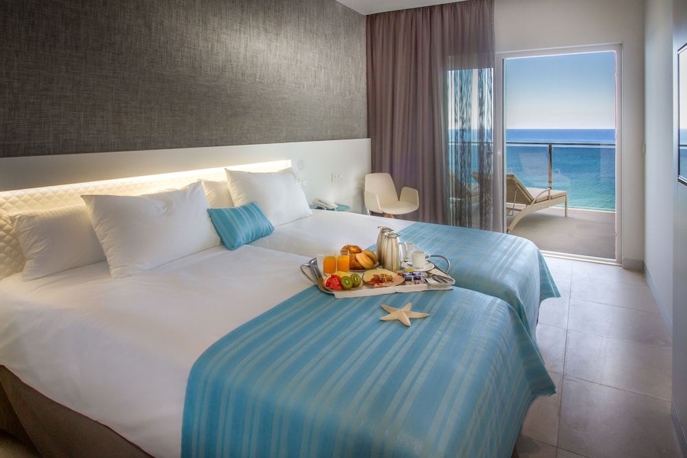 ESTIMAR Calpe Suitopia 3 & three 4/33