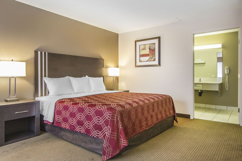 Econo Lodge Inn and Suites Lethbridge - Henderson Lake 5/29