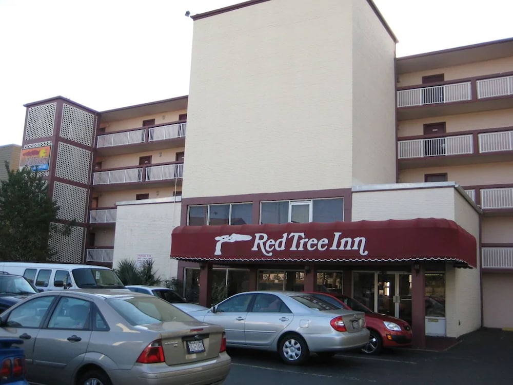 The Red Tree Inn 36/50
